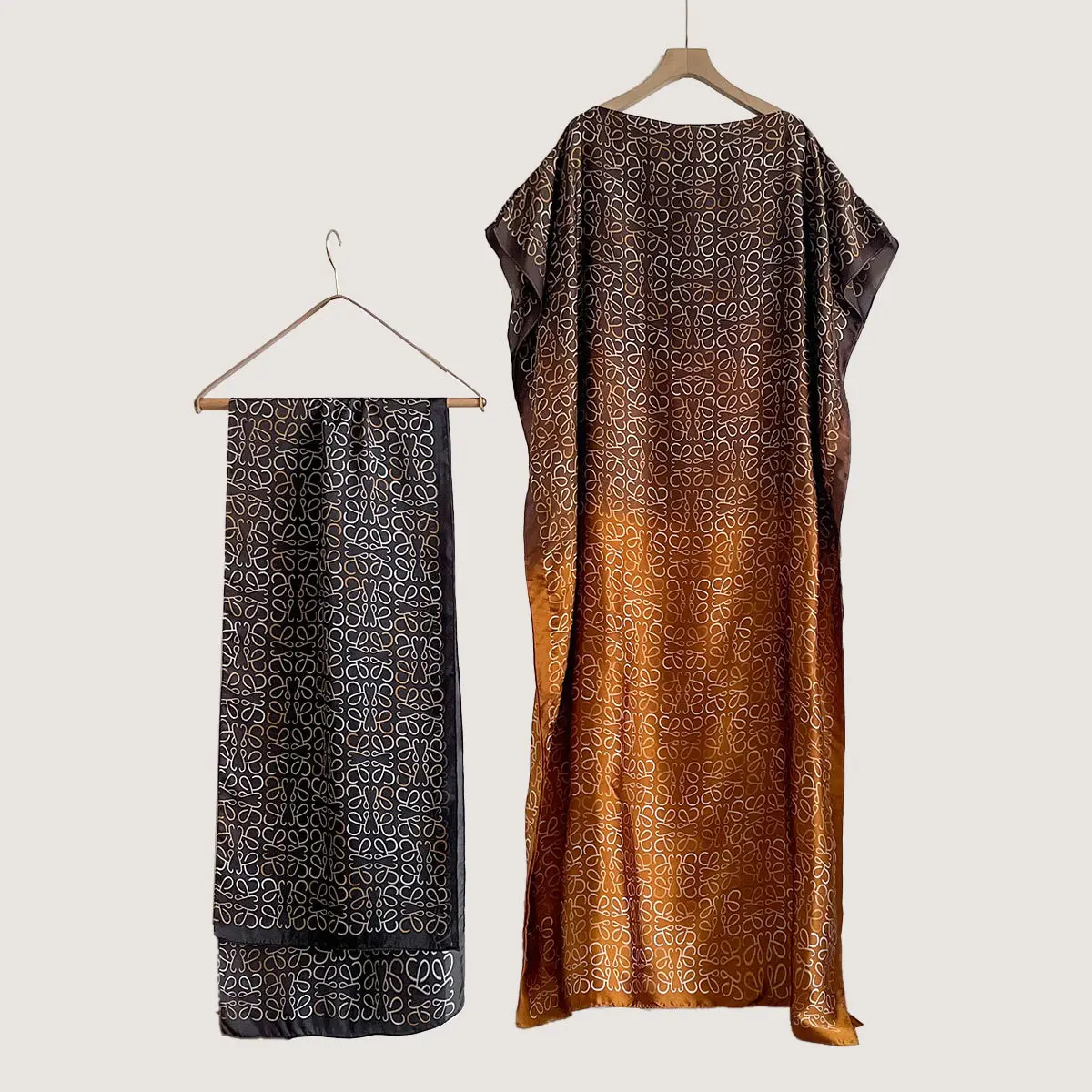 27  Old money wind gradually turns brown