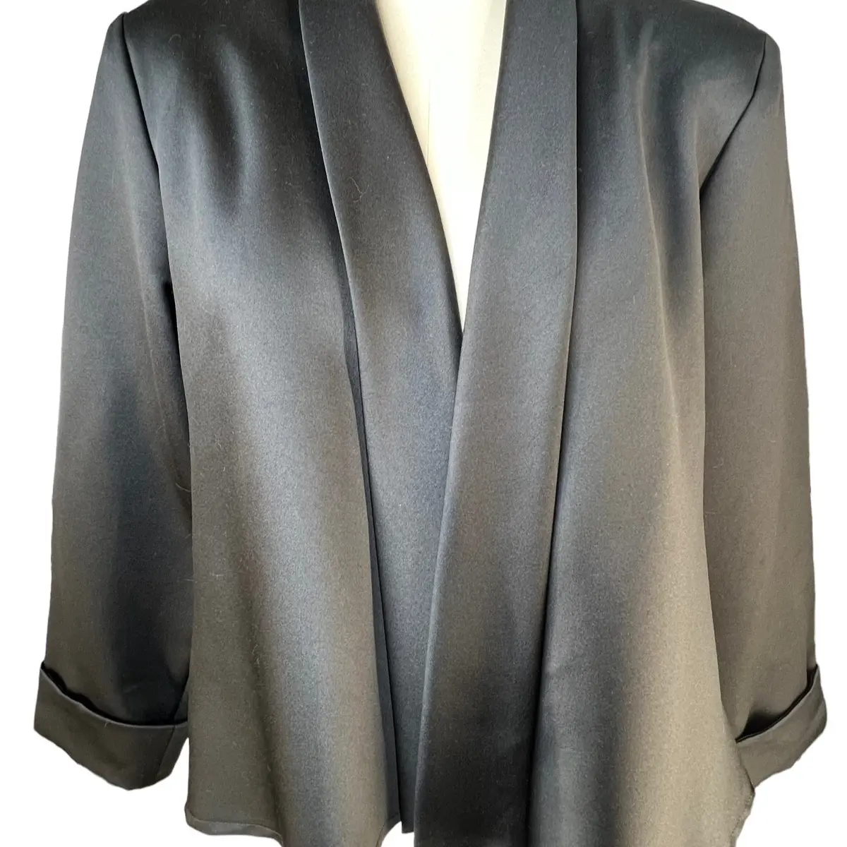 Silky Polyester Drape Kimono Style Blazer - Casual Outfit in Black with Striped Design - Slim-Fitting, Comfortable Jacket