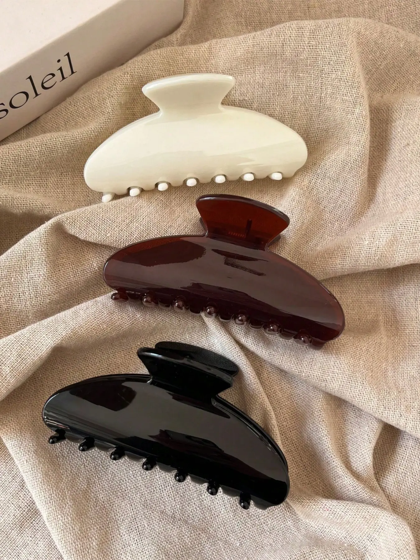 3pcs Women 3.54in/9cm Black, White, Brown Lightweight Plastic Hair Clips, Versatile, Minimalist Solid Color Hair Claws Set, Hairclips, Suitable For Daily, Casual, Party