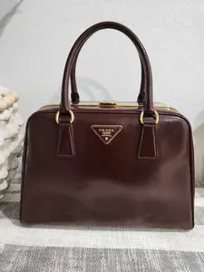 Pre-owned PRADA Excellent vintage condition travel bags Preloved Rare Vintage Saffiano Vernice Pyramid Handbag