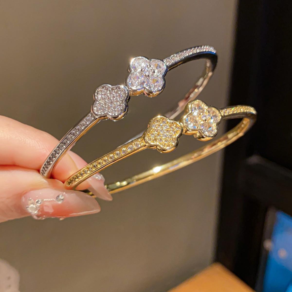 Trending Clover Cuff Bangle Bracelet, Sparkling Open Design Four Leaf Clover Jewelry, Viral Aesthetic Accessory, Perfect for Layering, Office, Party, Casual Outfits, Great Gift for Any Occasion