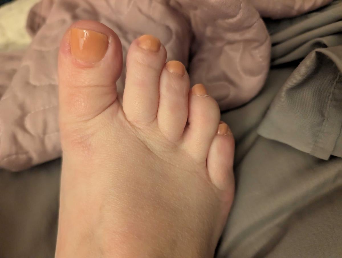 Item: Sheer Peach Toenail