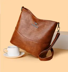 2025 New Fashion Wideband Shoulder Bag Niche Versatile Temperament Messenger Bag Casual Lightweight Shoulder Bucket Bag for Everyday Use