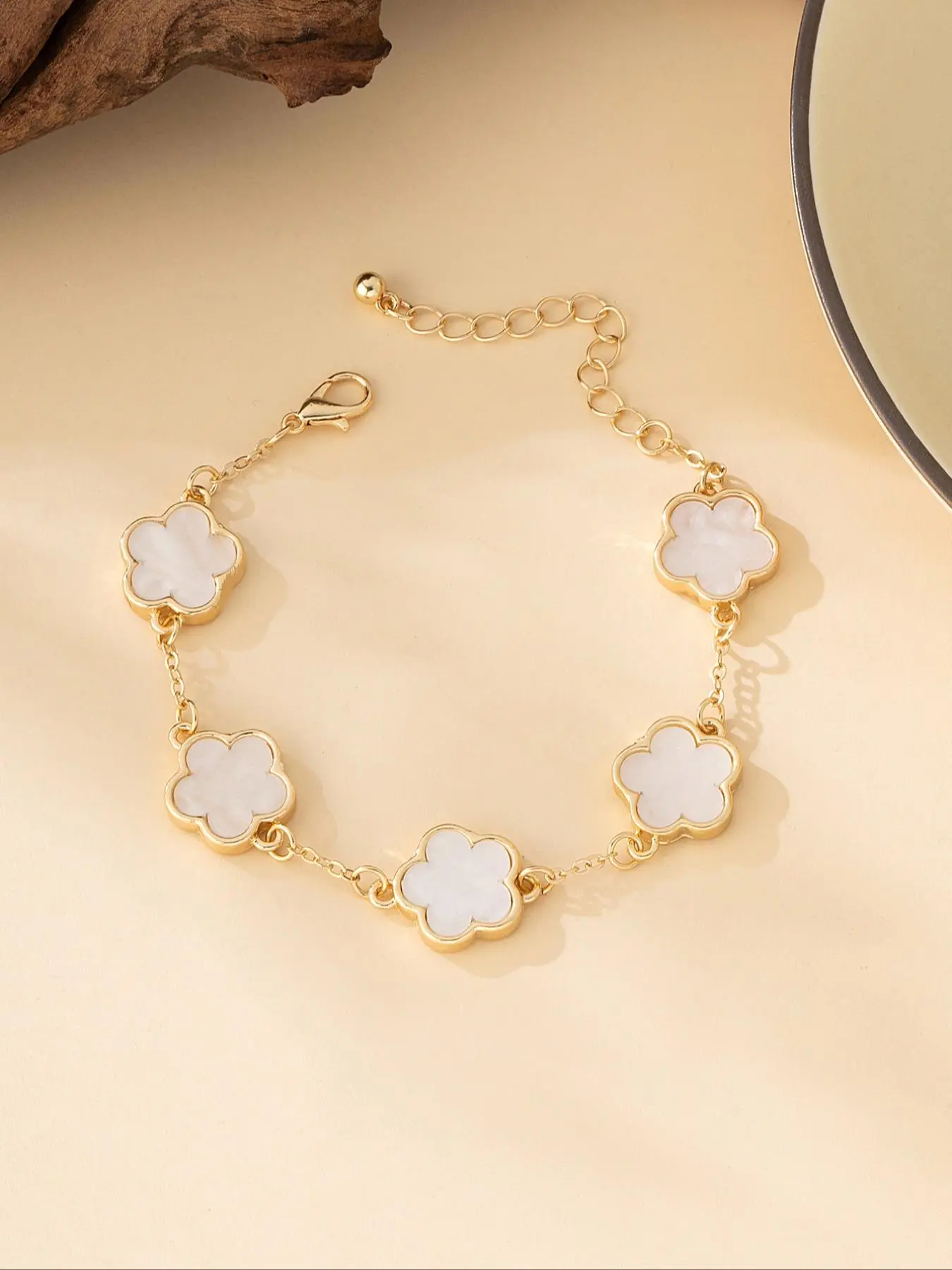 Summer Outfits 2025 Flower Decorated Link Bracelet, Flower Design Bracelet, Vintage Boho Hand Jewelry for Party, Daily Decor for Girl, Trendy Fashionable Accessories, Floral Charm Bracelets, Trendy All-match & Exquisite Jewelry for Valentine's Day Gift
