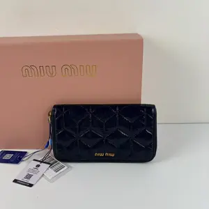 Pre-owned miu miu Matelassé Patent Leather Zip Around Wallet
