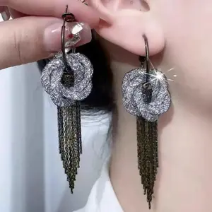 LisiZen New Stylish Versatile Personality Earrings for Women, Fashionable Long Tassel Earrings with Silver Needles, Elegant and-Enhancing Ear Drops DZEH5193
