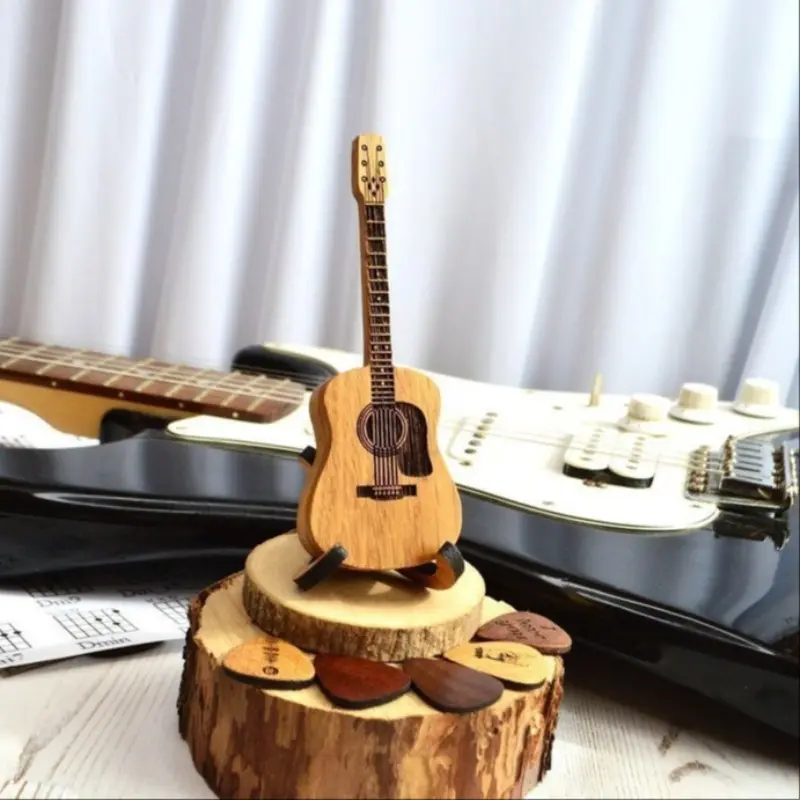 Wooden Guitar Pick Box with Stand - 3PCS Unique Guitar Picks, Mini Storage Box for Guitarists, Portable Handcrafted Guitar Picks Storage Container for Weddings, Birthdays, Anniversaries Gift, Guitar Pack, Guitar Accessories, Pick Holder, Guitar Pick Set