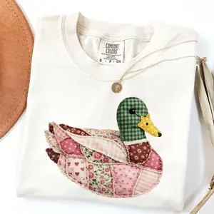Comfort Colors Patchwork Duck Shirt, Vintage Coquette Mallard Tee, Retro Floral Quilt Pattern Duck T-Shirt, Cute Cottagecore Bird Graphic Top, Boho Farmhouse Gift for Women.