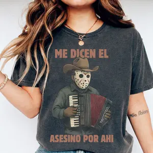 Me Dicen EI Asesino Por Ahi Shirt - FunnyHalloween Meme Horror Villain Tee,Jason Voorhees Playing Accordion Cowboy Graphic shirt,Vintage Oversized tshirt,100% Cotton tshirts for women&men