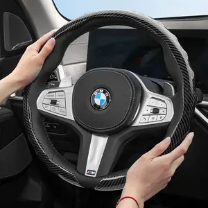 For BMW Steering Wheel Cover Premium Carbon Fiber Texture Integrated Snap Type Wavy Sports Design Scratch Resistant and Durable All Seasons Steering Wheel Protective Case For X3/3 Series/X1/X5/X2/X4/5 Series/X6/X7/iX/i4/i5/i7/2 Series/4 Series/1 Series