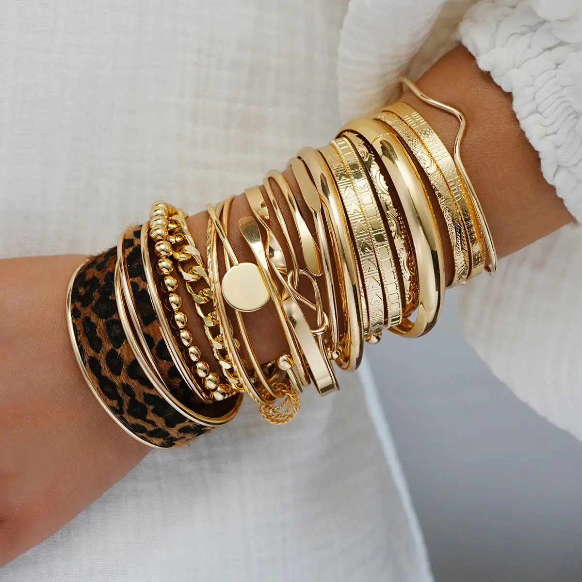 Women's 20-PCS Boho Gold Cuff Bracelet Set, Leopard Print Wide Bangles, Chunky Stackable Statement Costume Jewelry