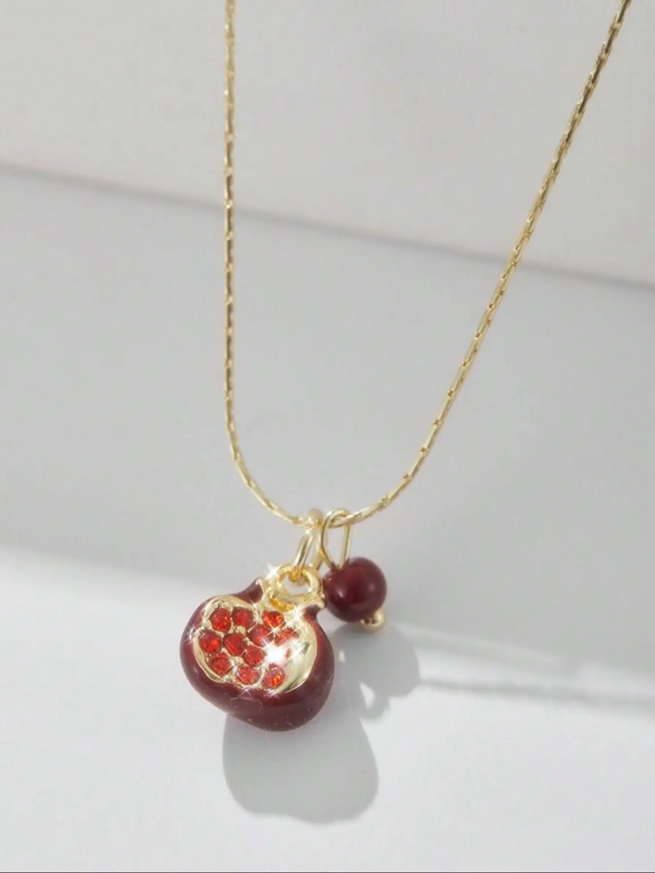 Vintage Style Pomegranate Pendant Necklace, Elegant Collarbone Chain, Women's Dating Party Jewellery, Perfect Gift Idea, High End Necklace, Jewelry Gift