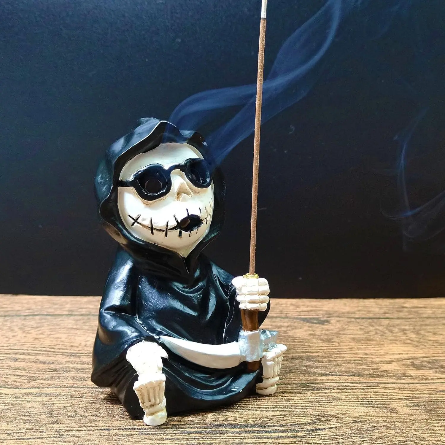 Handmade Natural Resin Skeleton Grim Reaper Voodoo Doll Incense Burner - Gothic Cute Desktop Decor, Smoke-Emitting Eyes & Mouth, Cones/Sticks Fragrance Burner, Home Decoration Craft Gift