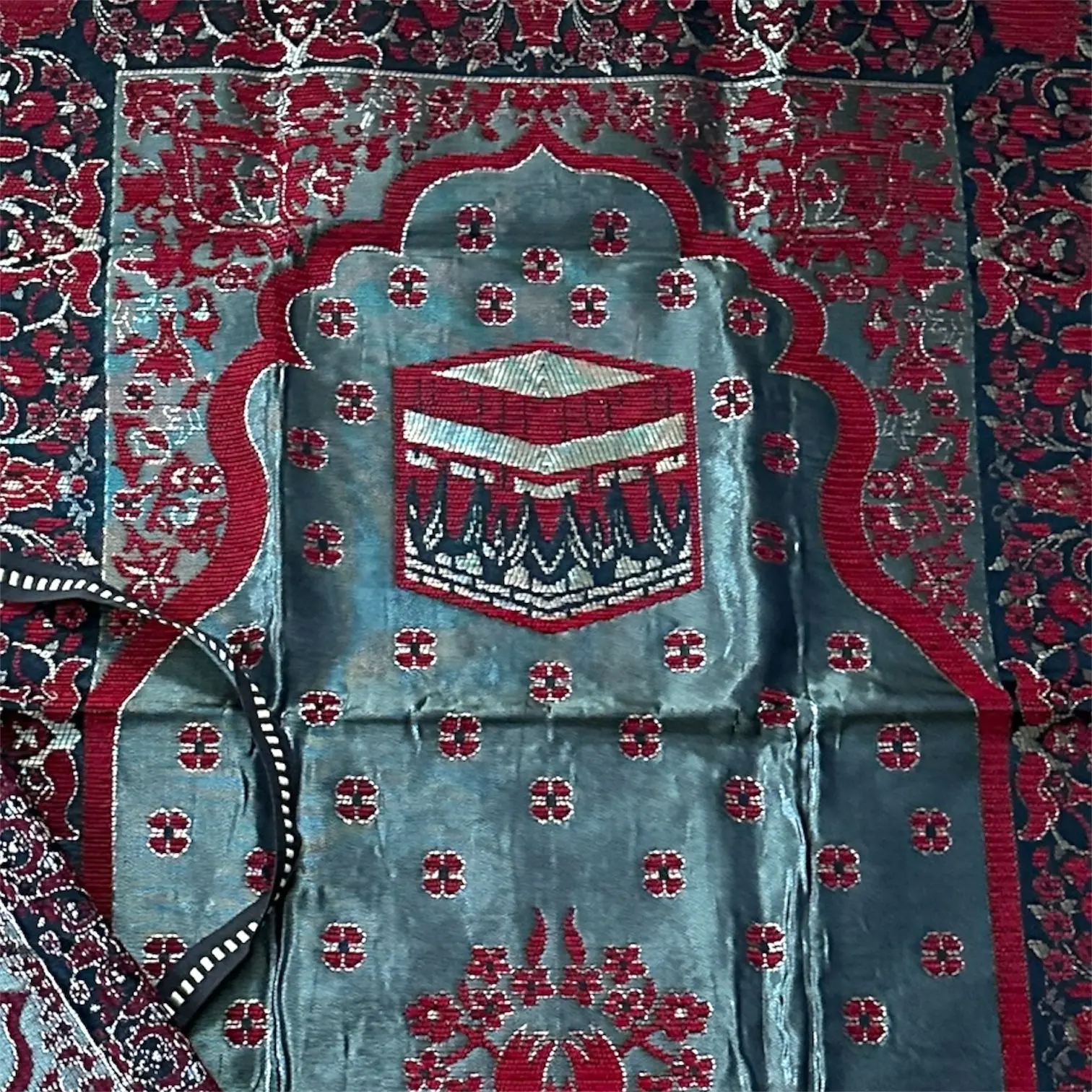 Islamic/Muslim Prayer Rug | Janamaz | Namaz Sajadah - Kaaba Design with Pouch
