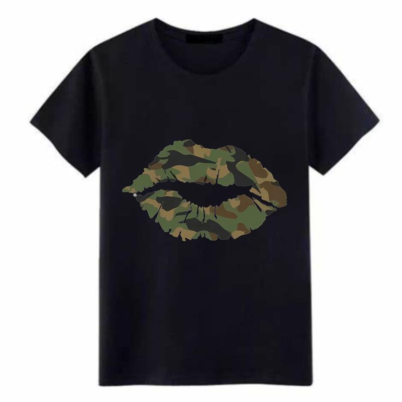 Plus Size Women's Camo Lips Print T-Shirt Crew Neck Short Sleeve Regular Length Knit Fabric Pullover Style Casual Tee Top for Everyday Wear