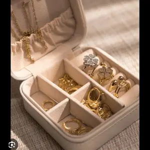 Oro laminado xp Cajita sorpresa  anillos y collares artes y Pulceras