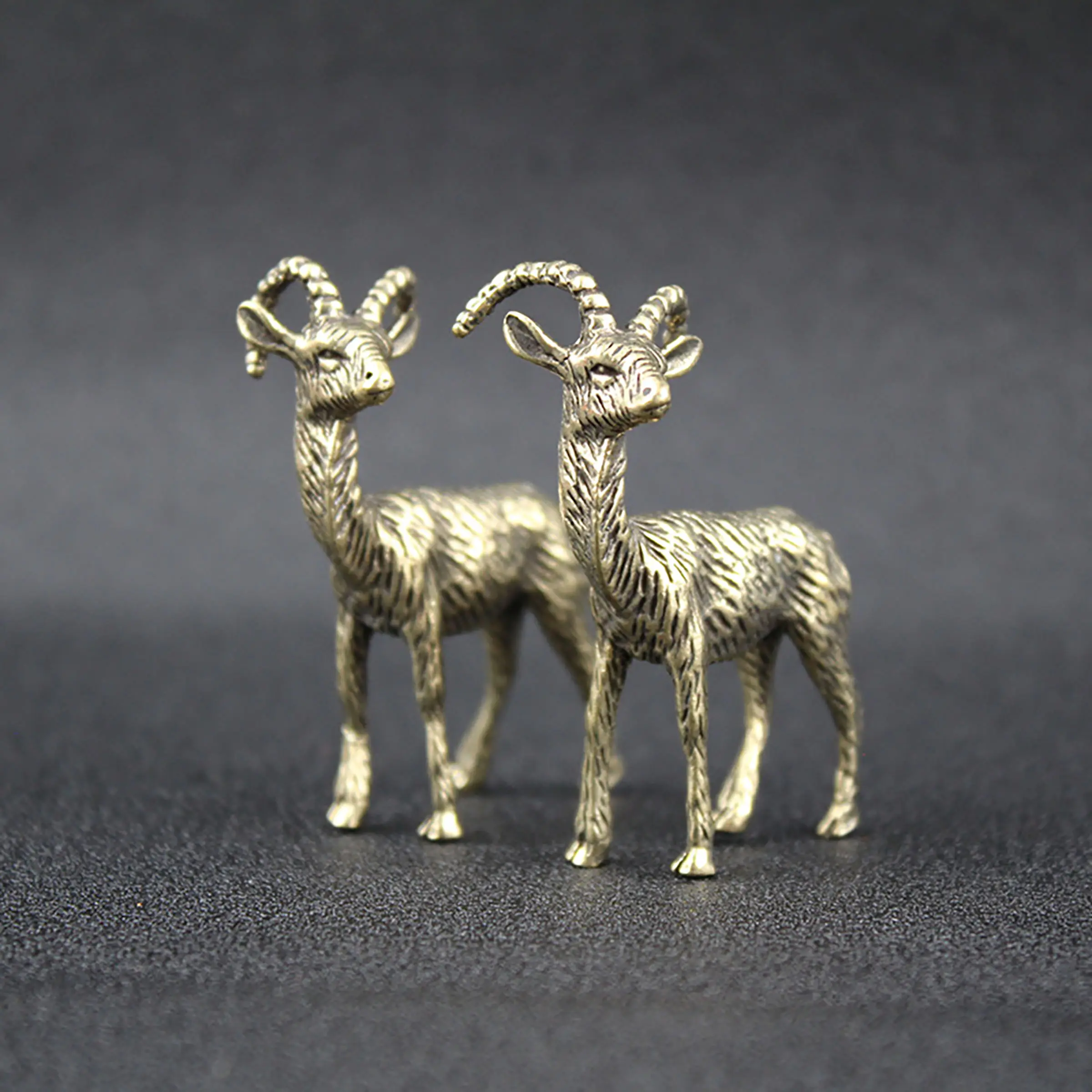 2pcs Goat Pure Brass Figurines, Home Living Room Desktop Decor, Metal Craft Art, Small Decorative Home Ornament for Table Decoration