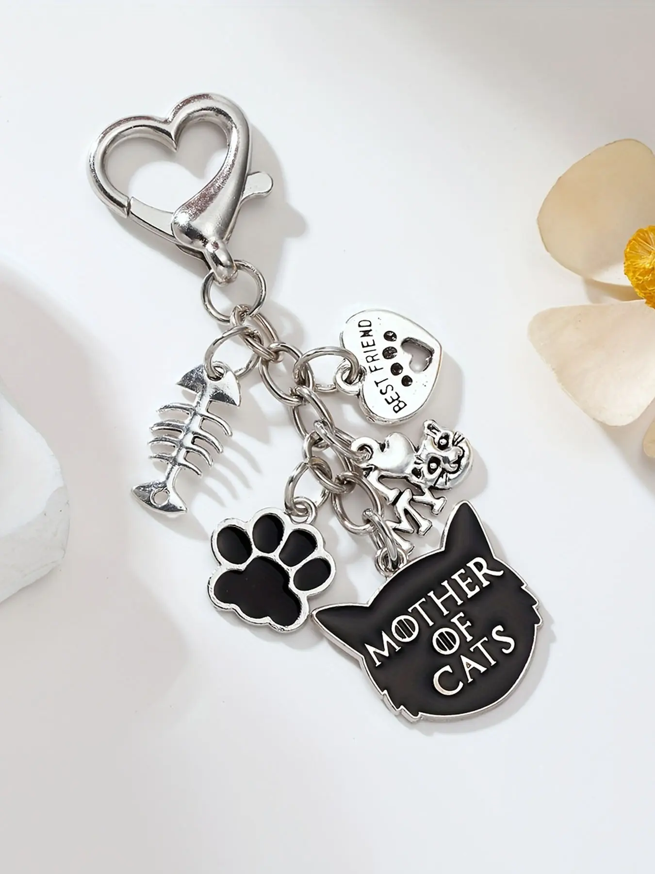 Halloween-Themed Mother of Cats Keychain, Alloy Material, Fishbones, Hearts, Devil Cat & Paw Prints, Lobster Clasp for Bags & Cars, Ideal Gift for Cat Lovers, Cat Accessories, Bag Charm, Zinc Alloy Keychain, Animal Keychain