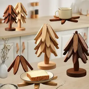 Solid Wood Heat-Insulating Mats, Set of 5, Heat-Resistant Table Mats, Christmas Tree Design, Foldable Kitchen Trivets, Wooden Coasters, Ideal for Hot Dishes