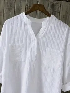 A women's white V-neck loose casual stylish pockets shirt, fashionable and versatile for commuting, suitable for indoor wear Blouses