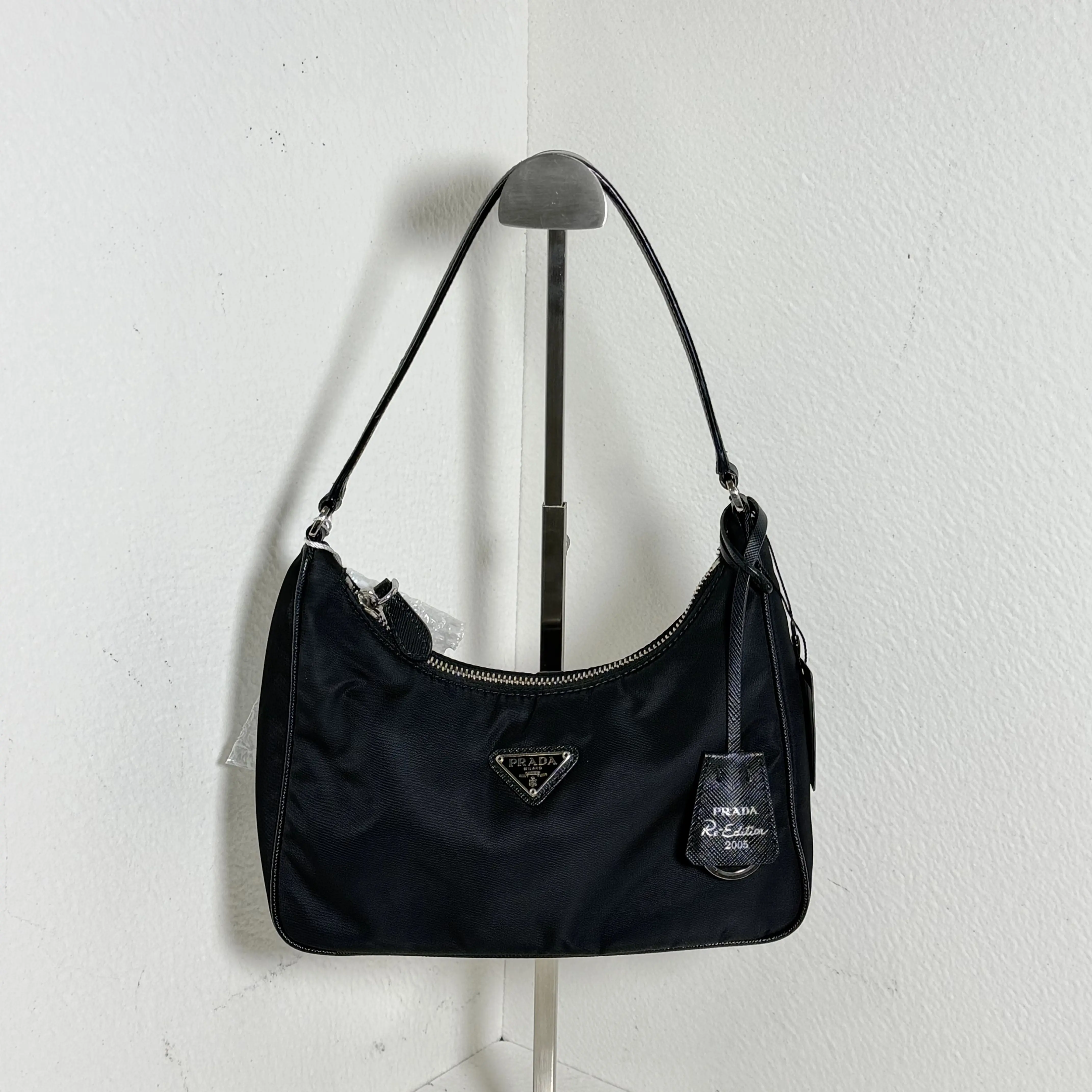 Pre-owned PRADA Re‑Edition 2005 Hobo Shoulder Bag, Black Re‑Nylon, Silver‑Tone Hardware 23666221 HK