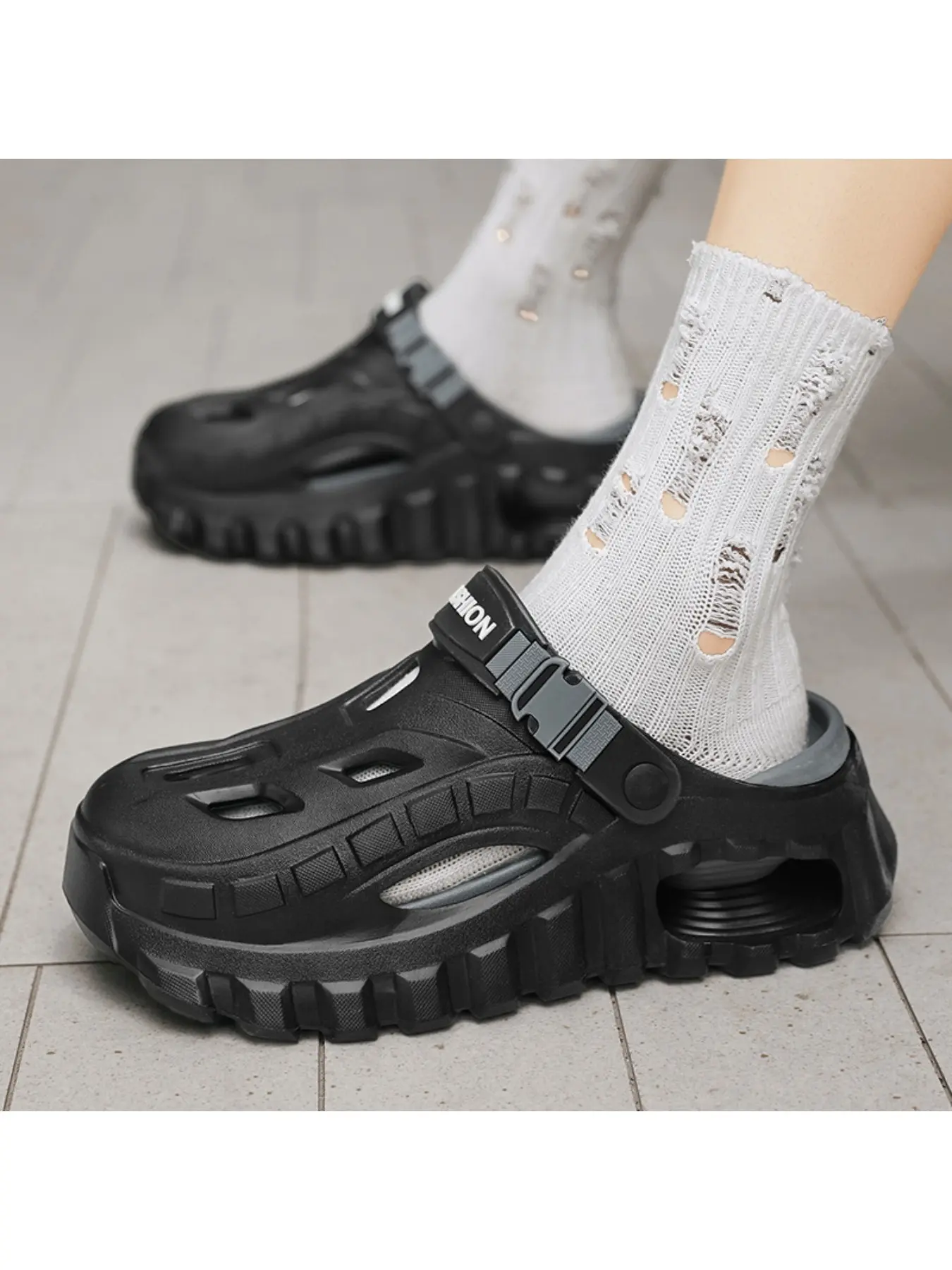 Men's Mecha-Style Chunky Platform Flatform Clogs | Adjustable Two-Way Wear, Non-Slip Thick Sole, 4-in-1 Use for Home, Outdoor, Beach & Shower, Perfect Birthday Surprise Gift for Boyfriend, Ideal for Street Outings, Summer Beach Slippers