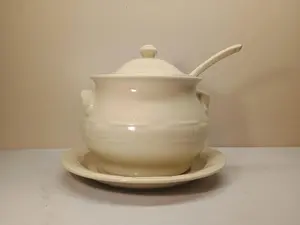 Longaberger Woven Traditions Soup Tureen with Ladle & Base Plate Set, Ivory