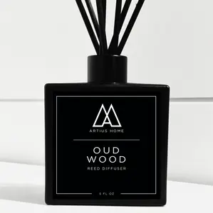 Oud Wood Reed Diffuser - Agarwood, Sandalwood, and Warm Spice (5 oz)