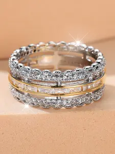A fashionable rectangular hollowed-out white synthetic zirconia lace ring is elegant and refined, suitable for women