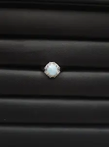 Lvy(14181)gc.Capture the ocean in this larimar ring.