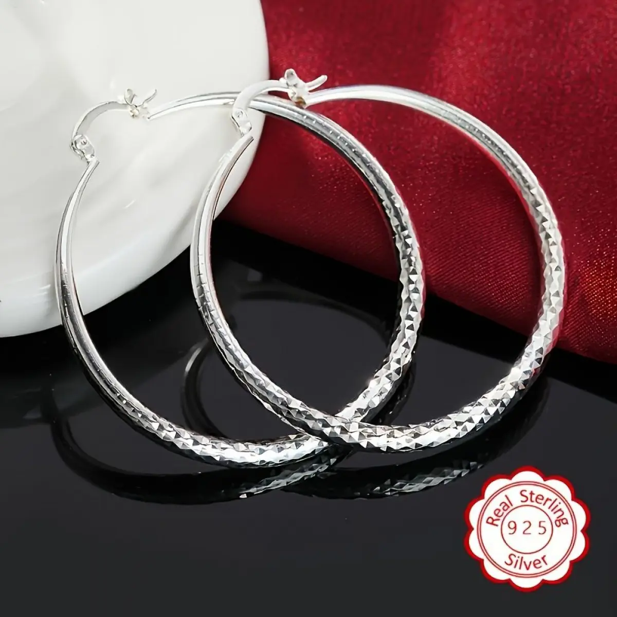 1 Pairs 925 Silver plated Earrings, Suitable For Women, Elegant Large Circle Design, 925 Silver Color, Hypoallergenic Ear Needles, Suitable For Daily And Vacation Wear, Suitable As Valentine's Day Gift