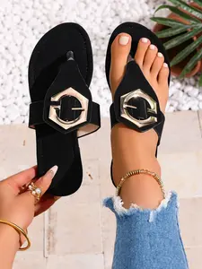 New Women's Flat Sandals, Fashionable Beach Thong Slippers with Buckle, Perfect for Swimming, Comfortable and Stylish Footwear