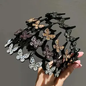 Wavy Crystal Headband for Women – Lightweight Sparkling Hair Band for Wedding & Daily Wear