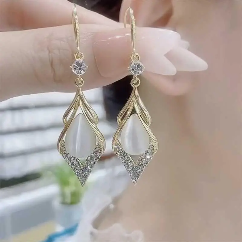 Cat's Eye Stone Geometric Diamond-Shaped Earrings 2024 Trendy Korean Elegant Long Super Sparkling Drop Earrings Premium Ear Jewelry HNAO01