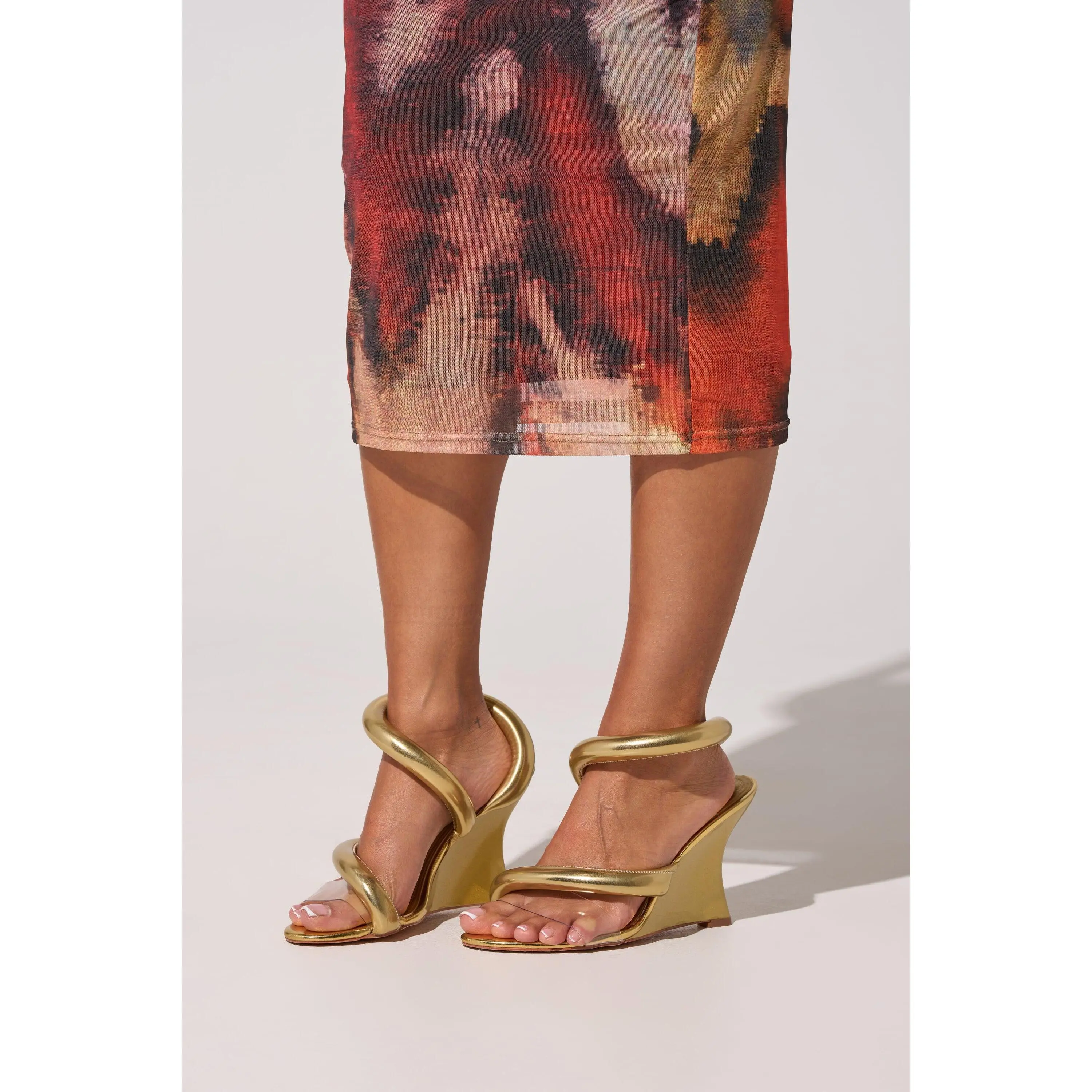 AKIRA MINORU GOLD WEDGE SANDAL
