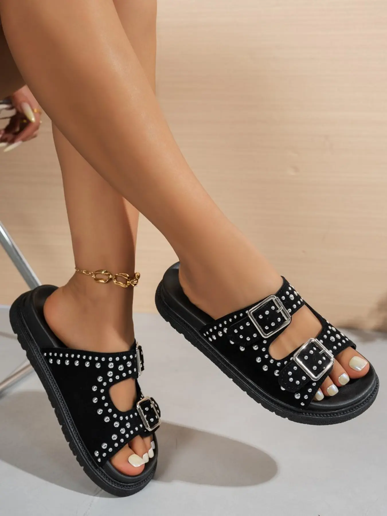 Women's Thick Sole Sandals, PU Material, Plain Design, Casual Style, Soft Wood Bottom, Summer Beach Shoes, Trendy Rivet Buckle Slippers, Thick Soled Slippers, Sliders Shoes, Casual Fashion Slippers, Soft Cushioned Slippers