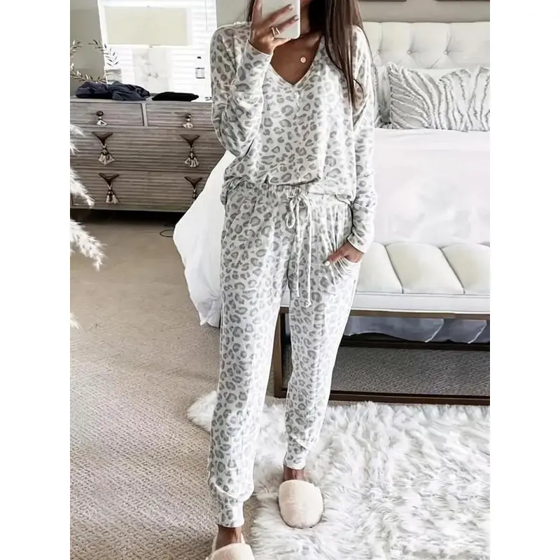 Two-piece Set Women's Leopard Print Drop Shoulder Top & Drawstring Pants Pyjama Set, Casual Style Long Sleeve V Neck Top & Pocket Trousers Pj Set, Women's Sleepwear for Spring & Fall, Fluffy