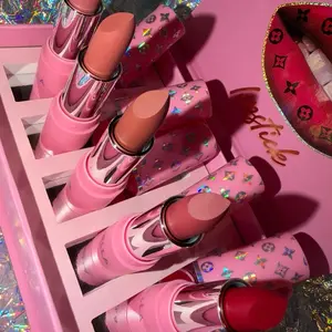 lippy Long Lasting 5 pcs Lipstick Set for Makeup - Versatile Use with Variety of Colors for Daily & Special Occasions lip glass stain Matte Matte Lipstick Women's Nude and Red Lipstick Set creamy Kissable Unique Design Cosmetic