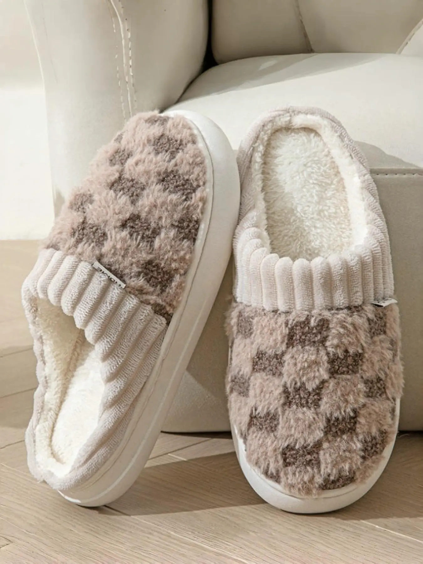 Checkered Cotton Plush Slippers - Soft, Fuzzy, Warm Casual Chic Flat Indoor House Shoes for Women, Comfy and Cute Cozy Style Women's Fashion Slippers, Flat Women's Fashion Slippers, Comfy And Cute Women's Fashion Slippers