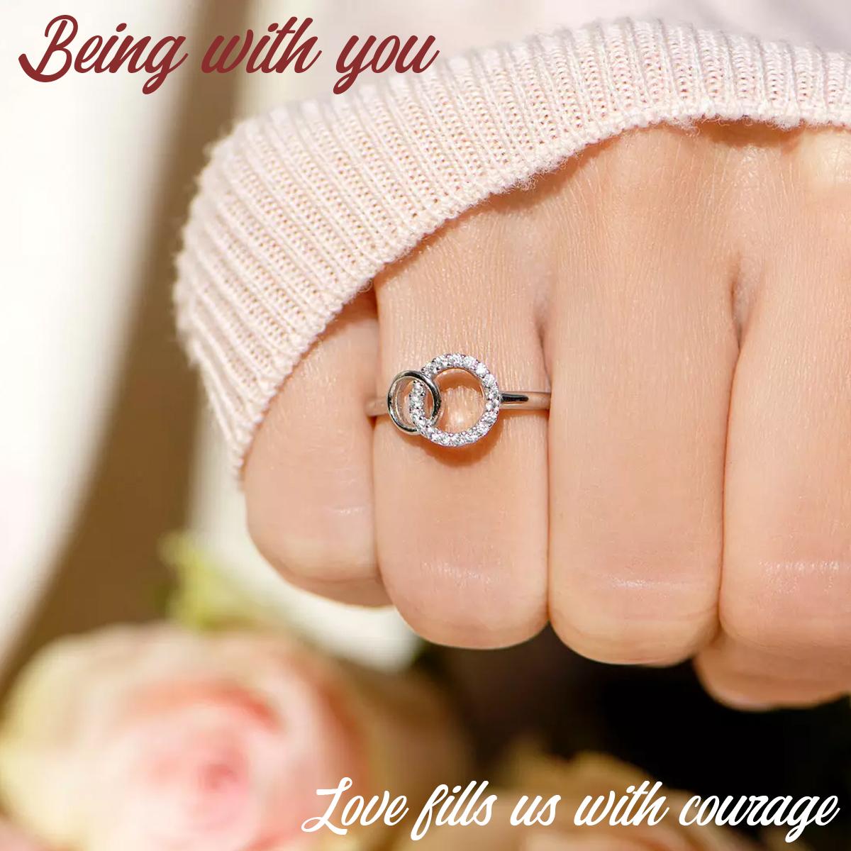 Big Sis Little Sis Interlocking Ring Set – Cubic Zirconia Double Circle Promise Ring for Sisters, Adjustable Sister Jewelry Gift, Perfect for Birthday, Christmas or Special Occasion