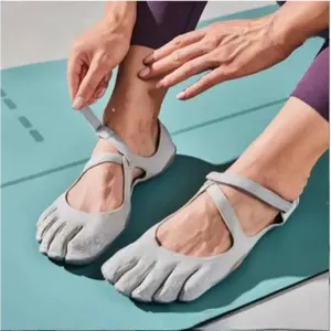 Women Minimalist FiveFingers Shoes Non Slip Ballet Core Barefoot Sneakers For Yoga Gym