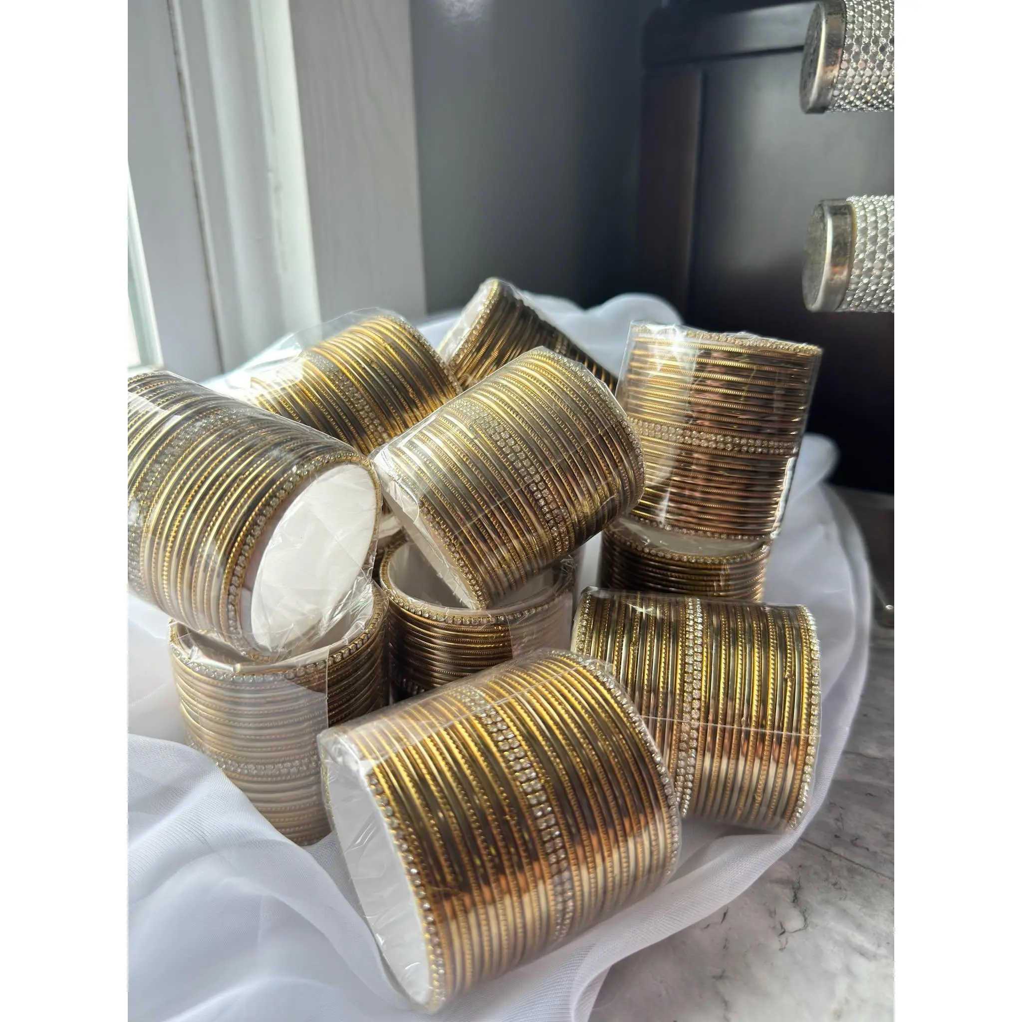 Simple Metal Golden Bangles Simple Metal Golden Bangles
