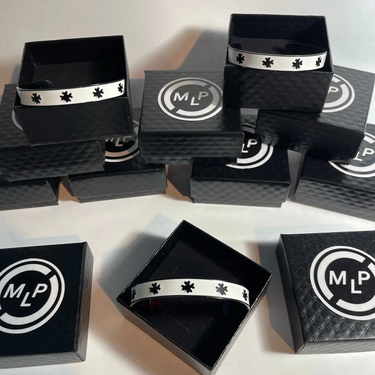 Clover Bracelet Black & White
