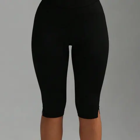 High-Waisted Knee-Length Leggings, Slim Fit, Women's Fashion, Daily & Light Sports Wear, High Waist Activewear, Minimalist Versatile Style, High Waist Sportswear, High Waists Leggings