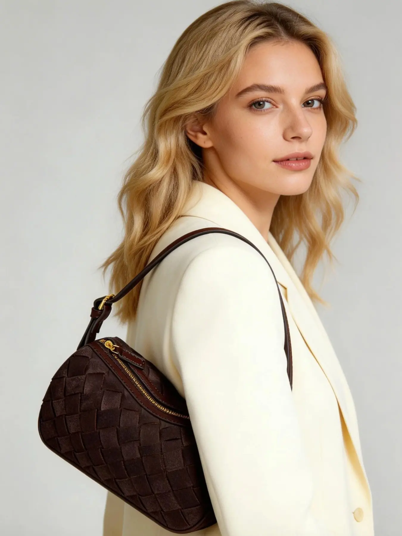 High-End Matte Hand-Woven Bag, Trendy Shoulder Crossbody Pillow Bag, Stylish Crossbody Bag, Versatile French Bread Bag, Elegant All Seasons Accessory, Crossbody Puffy Bag