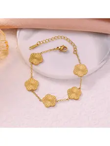 Elegant Gold Flower Charm Bracelet, Minimalist Five Petal Flower Link Bracelet, Daily & Party Wear Accessory