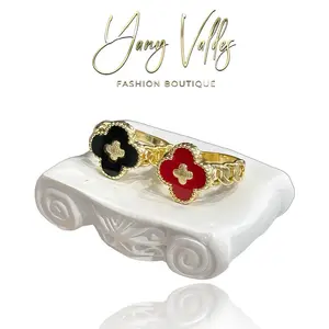 Anillo trébol en rojo y negro, varios sizes disponibles