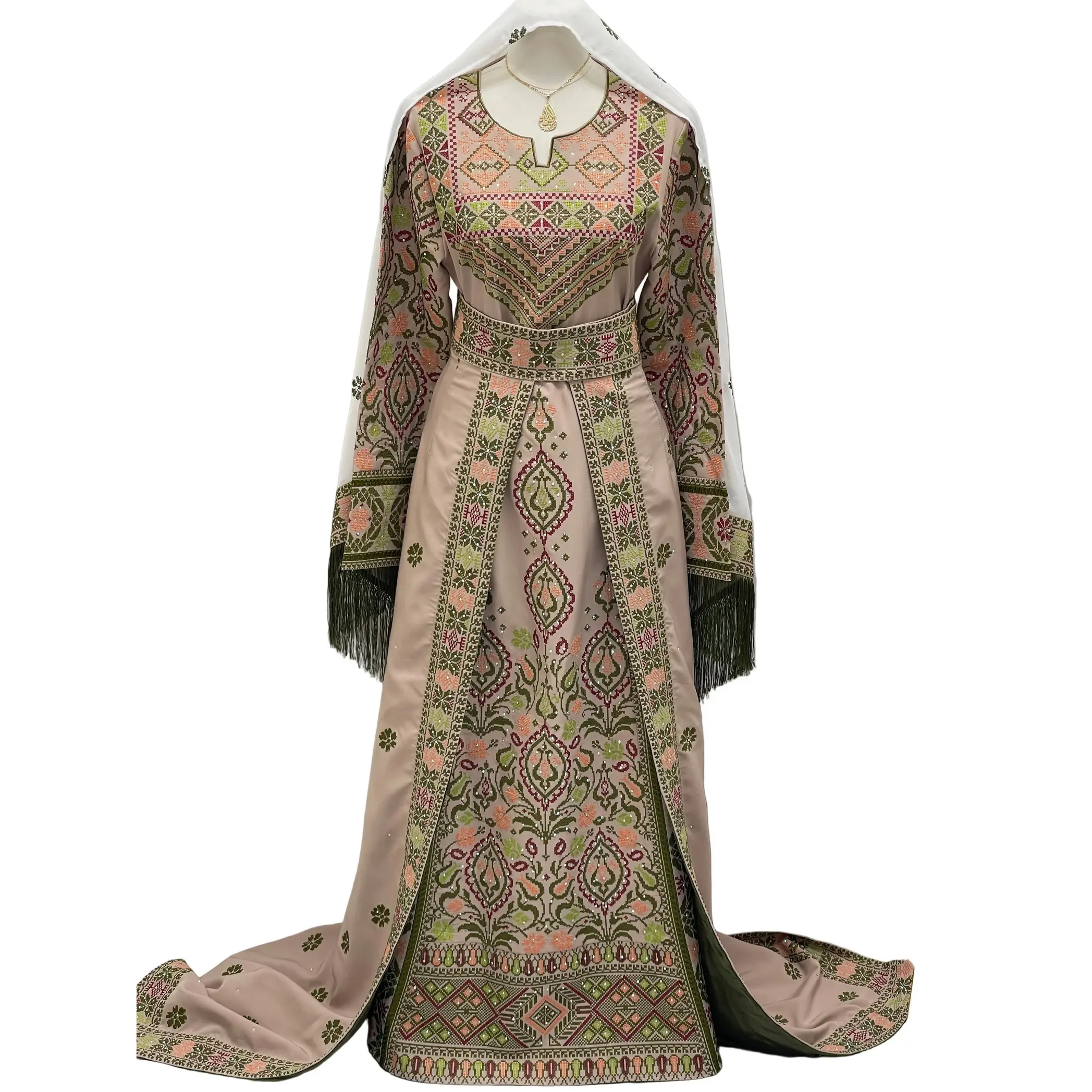 Green Ruby Embroidered Thobe: A Luxurious Bridal Thobe