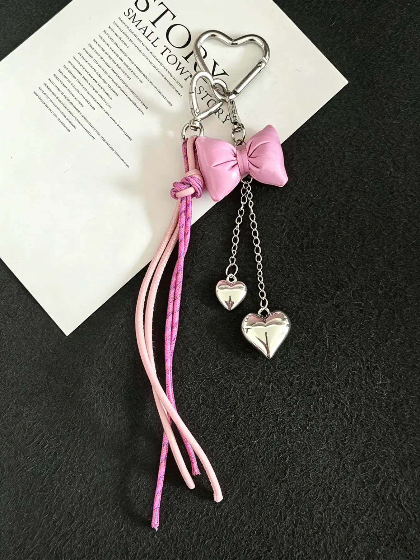 Fringe Leather Bow Pendant, Trendy Heart Keychain, Heart Keyring, Shiny Heart Charm, Braided Fringe, Cute Y2K Accessory for Girls, Keychain For Purse, All Seasons