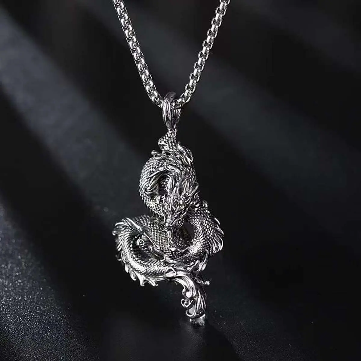 Retro Unisex Dragon Inspired Statement Necklace with Artificial Gemstones, Hip-Hop Domineering Versatile Jewelry, Ideal Birthday Gift for Women & Boyfriends, Statement Necklaces, Dragon Inspired Necklaces